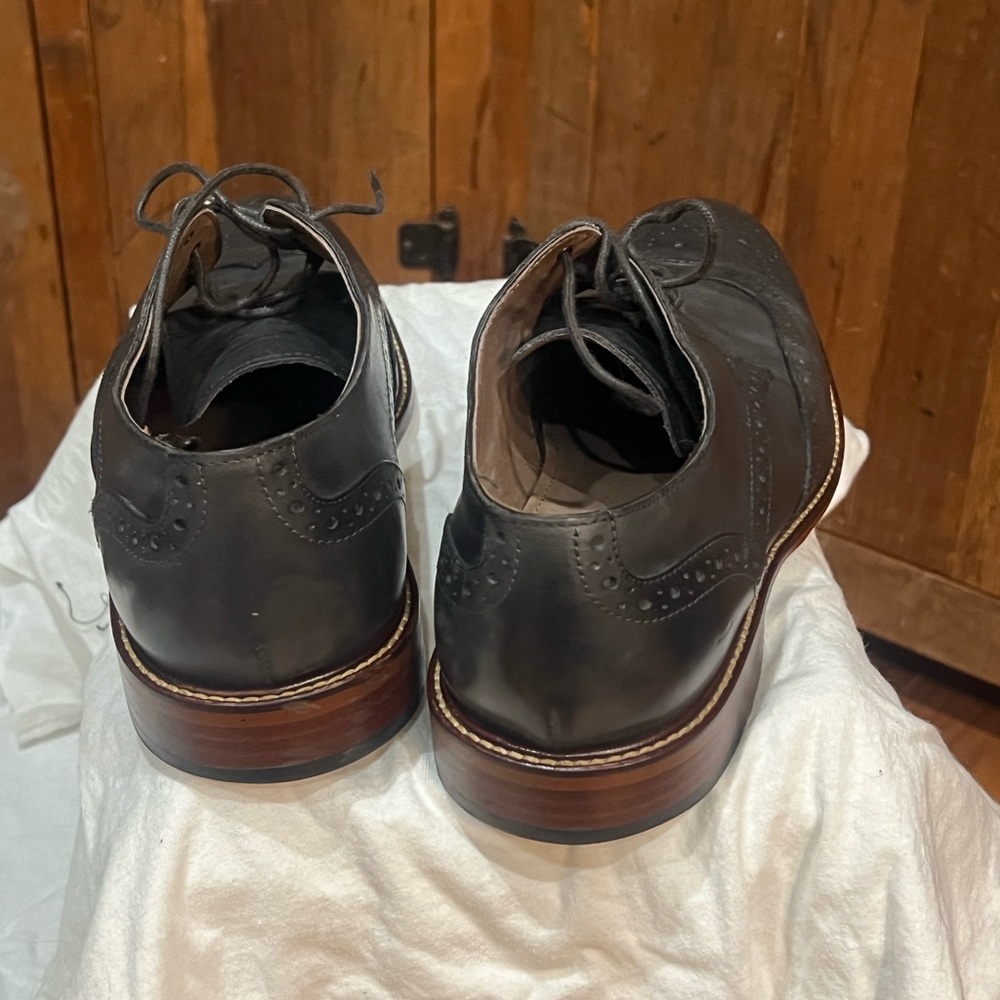 Classic Black Leather Men's Dress Shoes - Picture 3 of 6